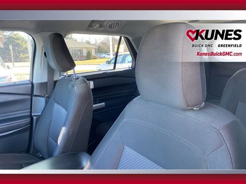 Used 2023 Ford Explorer XLT image 31