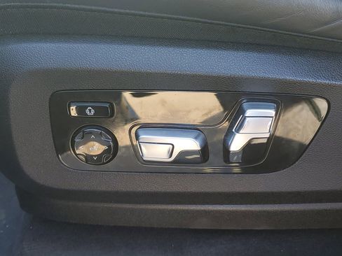 Used 2021 BMW X7 M50i image 25