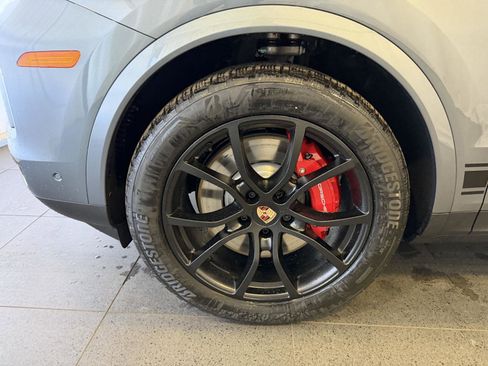 New 2026 Porsche Cayenne S image 10