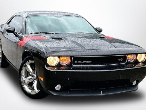 Used 2014 Dodge Challenger R/T RWD image 3