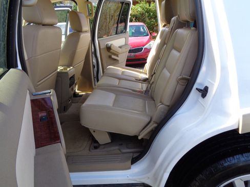 Used 2007 Ford Explorer Eddie Bauer image 13