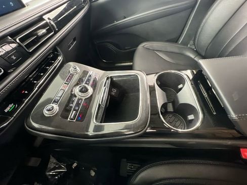 Used 2023 Lincoln Nautilus AWD image 23
