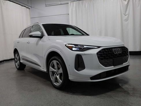 Certified 2025 Audi Q5 Premium Plus w/ Premium Plus AWD/4WD image 13