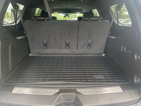 Used 2023 Chevrolet Suburban High Country image 25