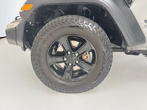 Used 2019 Jeep Wrangler Unlimited Sport w/ Technology Group AWD/4WD image 31