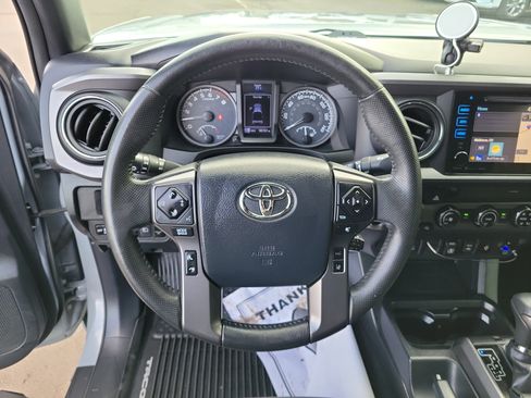 Used 2018 Toyota Tacoma TRD Off-Road image 21