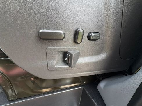 Used 2017 Ford Transit 150 XLT RWD image 11