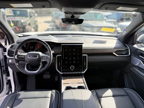 Used 2025 GMC Acadia Denali w/ Super Cruise Package image 13