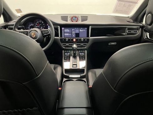 Used 2023 Porsche Macan image 17