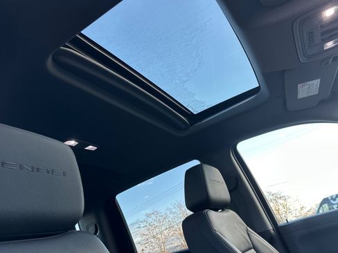 Used 2020 GMC Sierra 3500 Denali w/ Denali Ultimate Package image 19