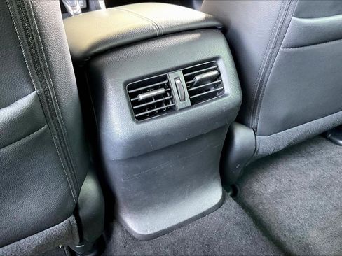 Used 2017 Honda Accord Touring image 10