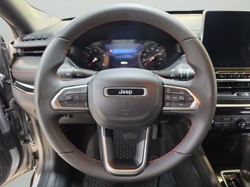 Certified 2025 Jeep Compass Trailhawk AWD/4WD image 19