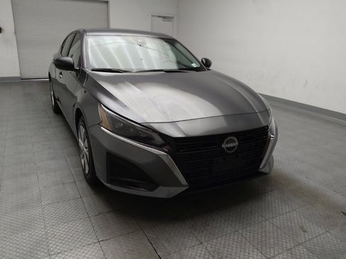 Used 2024 Nissan Altima 2.5 S FWD image 14