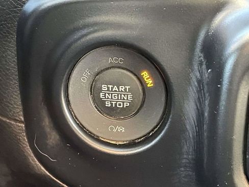 Used 2021 Jeep Wrangler Sport image 28