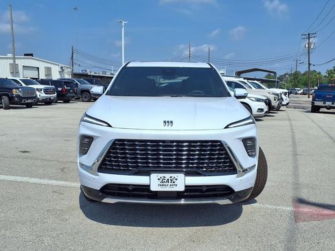 New 2026 Buick Enclave Avenir w/ Super Cruise Package FWD image 14