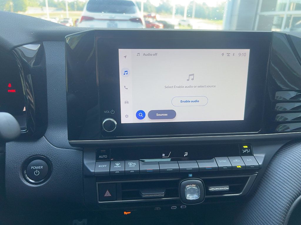 Certified 2025 Toyota Camry SE FWD image 9