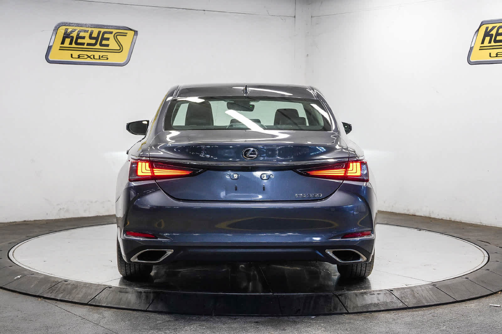 Used 2025 Lexus ES 350 w/ Accessory Package (Z2) FWD image 15