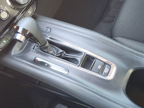 Used 2020 Honda HR-V LX image 20