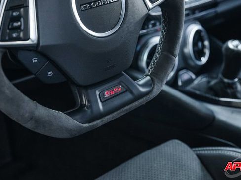 Used 2018 Chevrolet Camaro SS image 65
