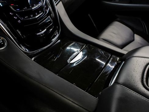 Used 2016 Cadillac Escalade Platinum image 30