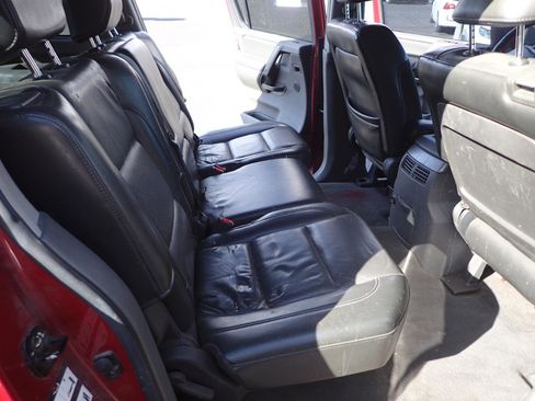 Used 2005 Nissan Armada LE w/ (U01) Technology Pkg (LE) AWD/4WD image 13