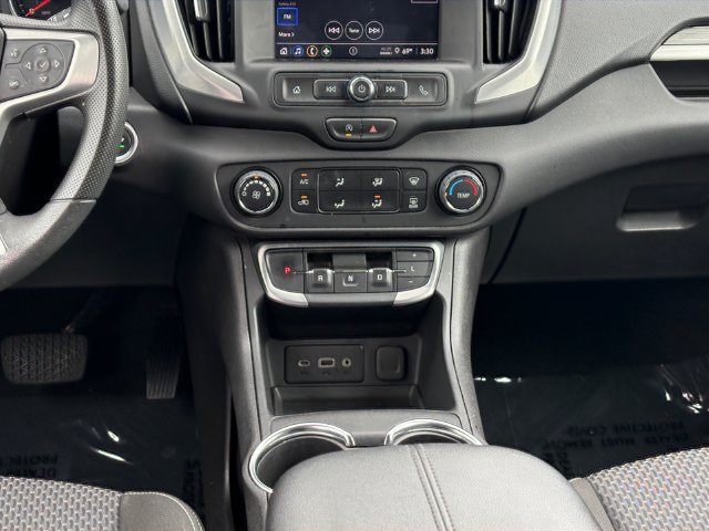 Used 2024 GMC Terrain SLE FWD image 17