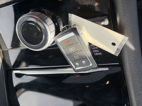 Used 2024 Jeep Grand Cherokee Limited w/ Black Appearance Package image 38