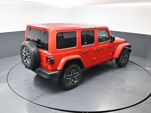 Used 2025 Jeep Wrangler Unlimited Sahara AWD/4WD image 42