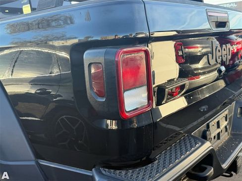 Used 2020 Jeep Gladiator Sport w/ Trailer Tow Package image 11