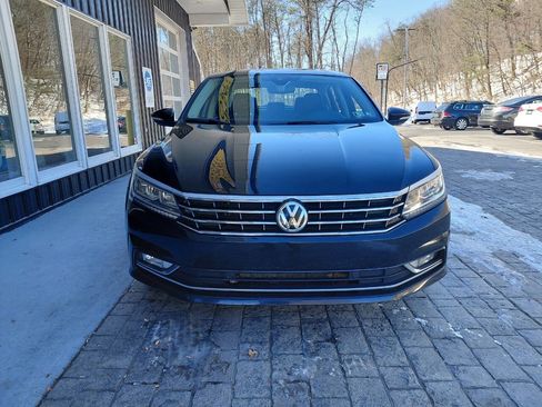 Used 2017 Volkswagen Passat 1.8T SEL Premium image 4