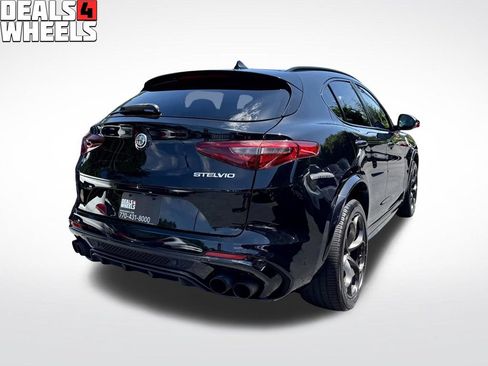 Used 2018 Alfa Romeo Stelvio Quadrifoglio w/ Driver Assist Dynamic Package AWD/4WD image 7