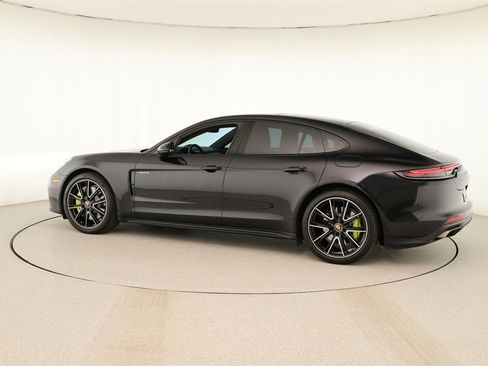 Used 2021 Porsche Panamera 4S image 3