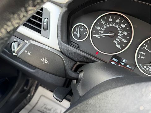 Used 2018 BMW 320i Sedan image 47