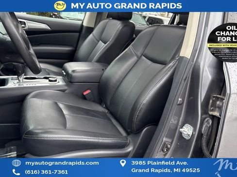 Used 2017 Nissan Pathfinder SL w/ SL Premium Package image 5