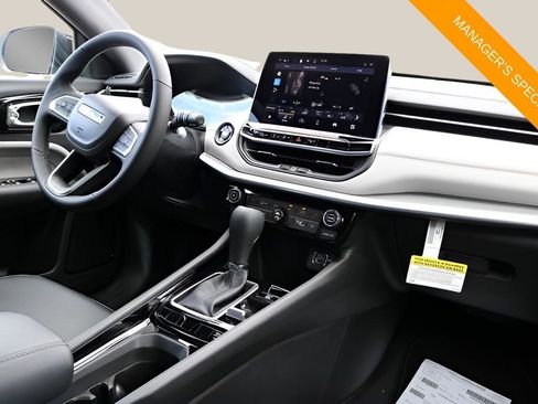 New 2026 Jeep Compass Limited image 18