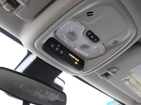 Used 2020 Buick Encore GX Preferred w/ Cold Weather Comfort Package AWD/4WD image 34