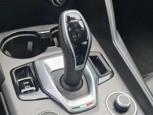 Used 2021 Alfa Romeo Giulia Ti Sport AWD/4WD image 38