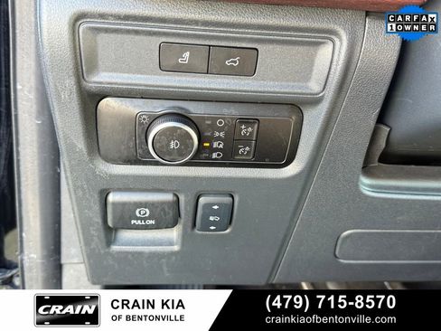 Used 2024 Ford Expedition Limited image 13