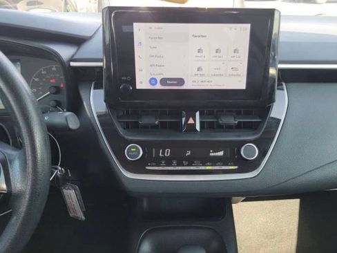 Used 2025 Toyota Corolla LE FWD image 7