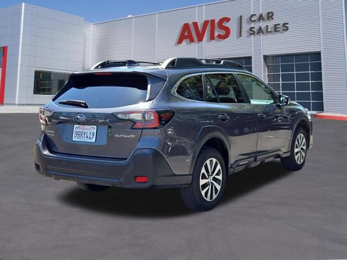 Used 2025 Subaru Outback Premium AWD/4WD image 6