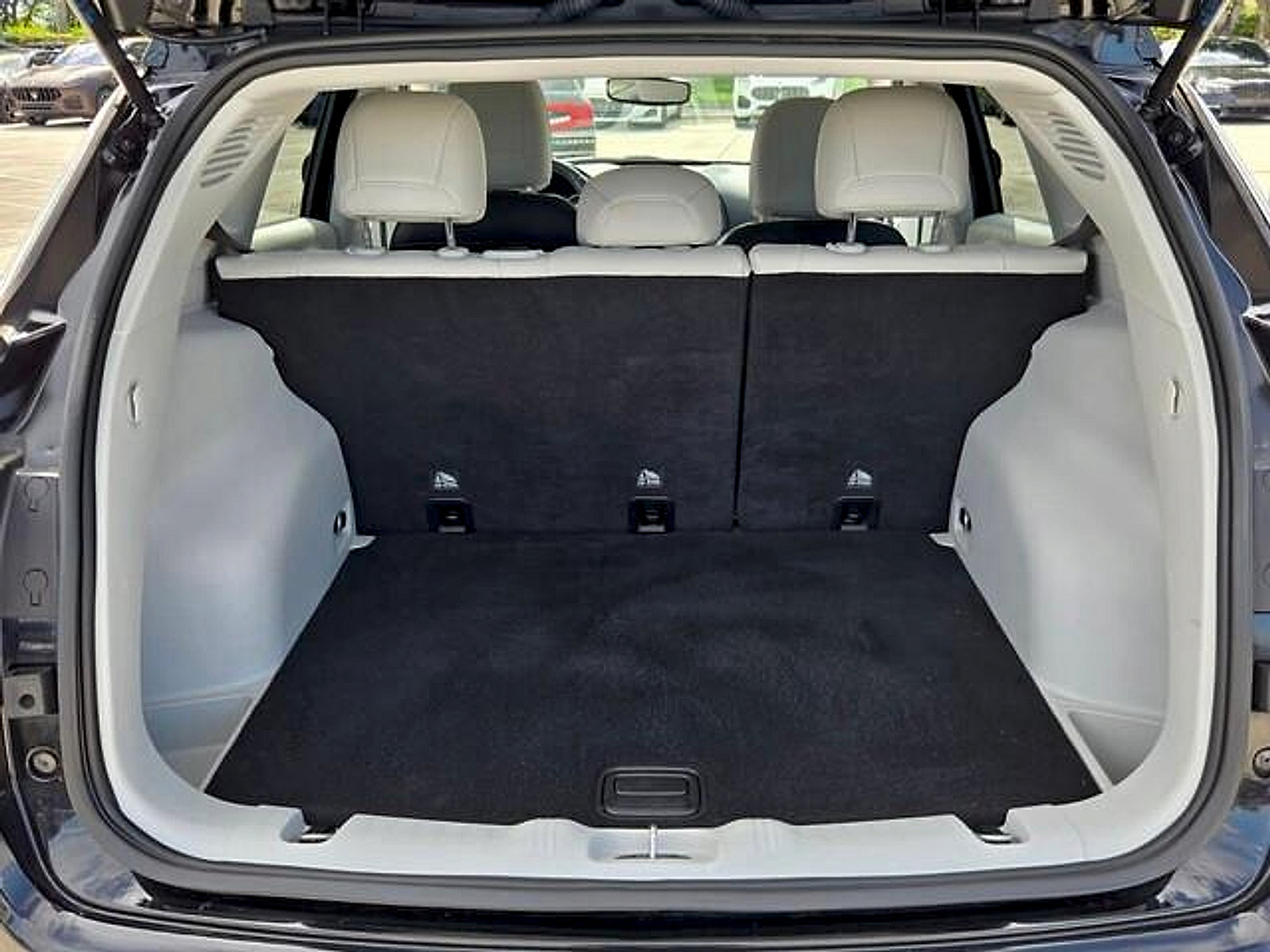 Used 2019 Jeep Compass Latitude FWD image 13