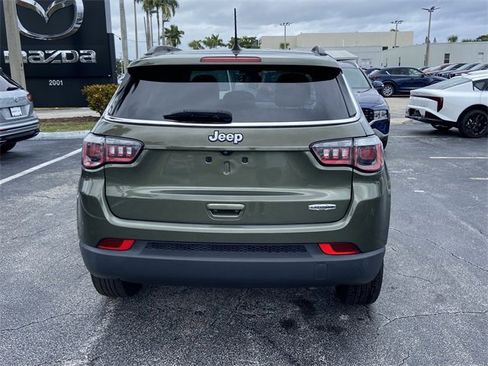 Used 2019 Jeep Compass Latitude image 4