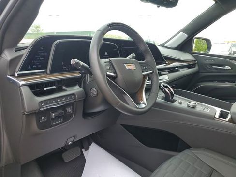Certified 2024 Cadillac Escalade ESV Sport Platinum w/ LPO, ONYX Package AWD/4WD image 8