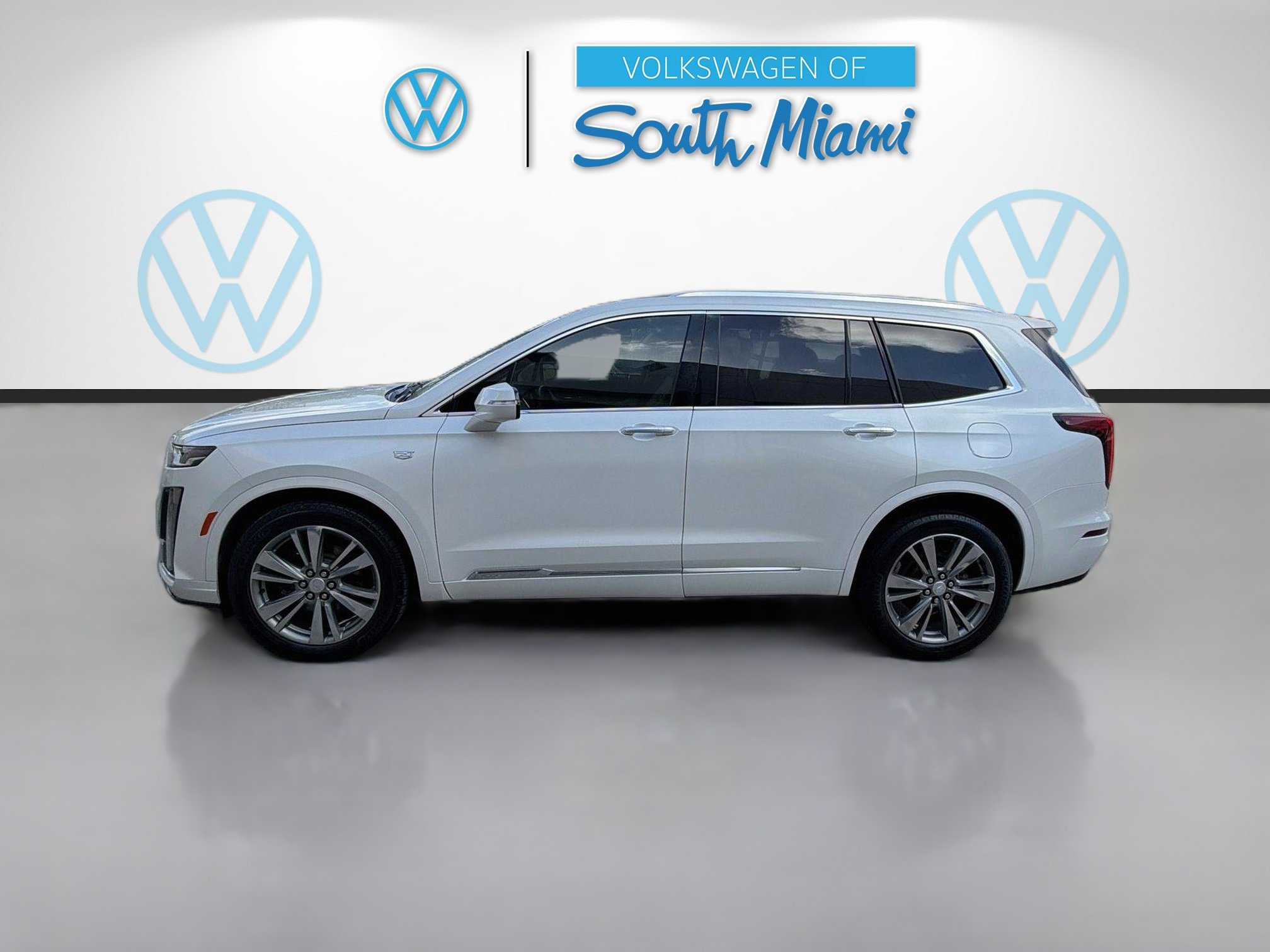 Used 2022 Cadillac XT6 Premium Luxury FWD image 4