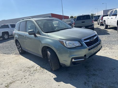 Used 2017 Subaru Forester 2.5i Premium w/ Popular Package #2A image 2