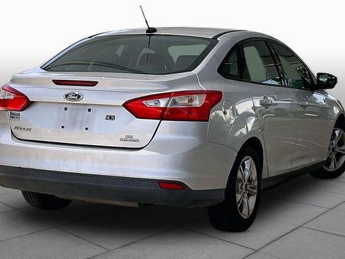 Used 2014 Ford Focus SE FWD image 12