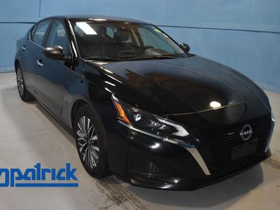Used 2024 Nissan Altima 2.5 SV