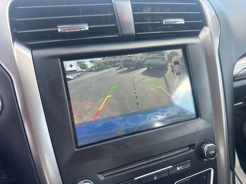 Used 2017 Ford Fusion SE w/ Fusion SE Technology Package FWD image 29