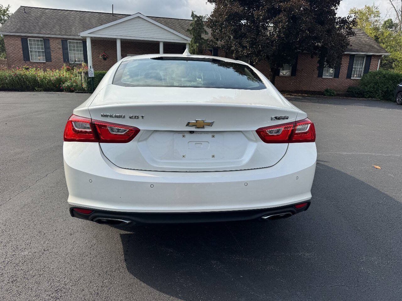 Used 2016 Chevrolet Malibu Premier w/ Driver Confidence Package II FWD image 6