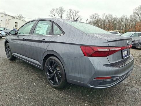 New 2026 Volkswagen Jetta SE image 3